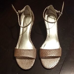 Women's shoes/wedge